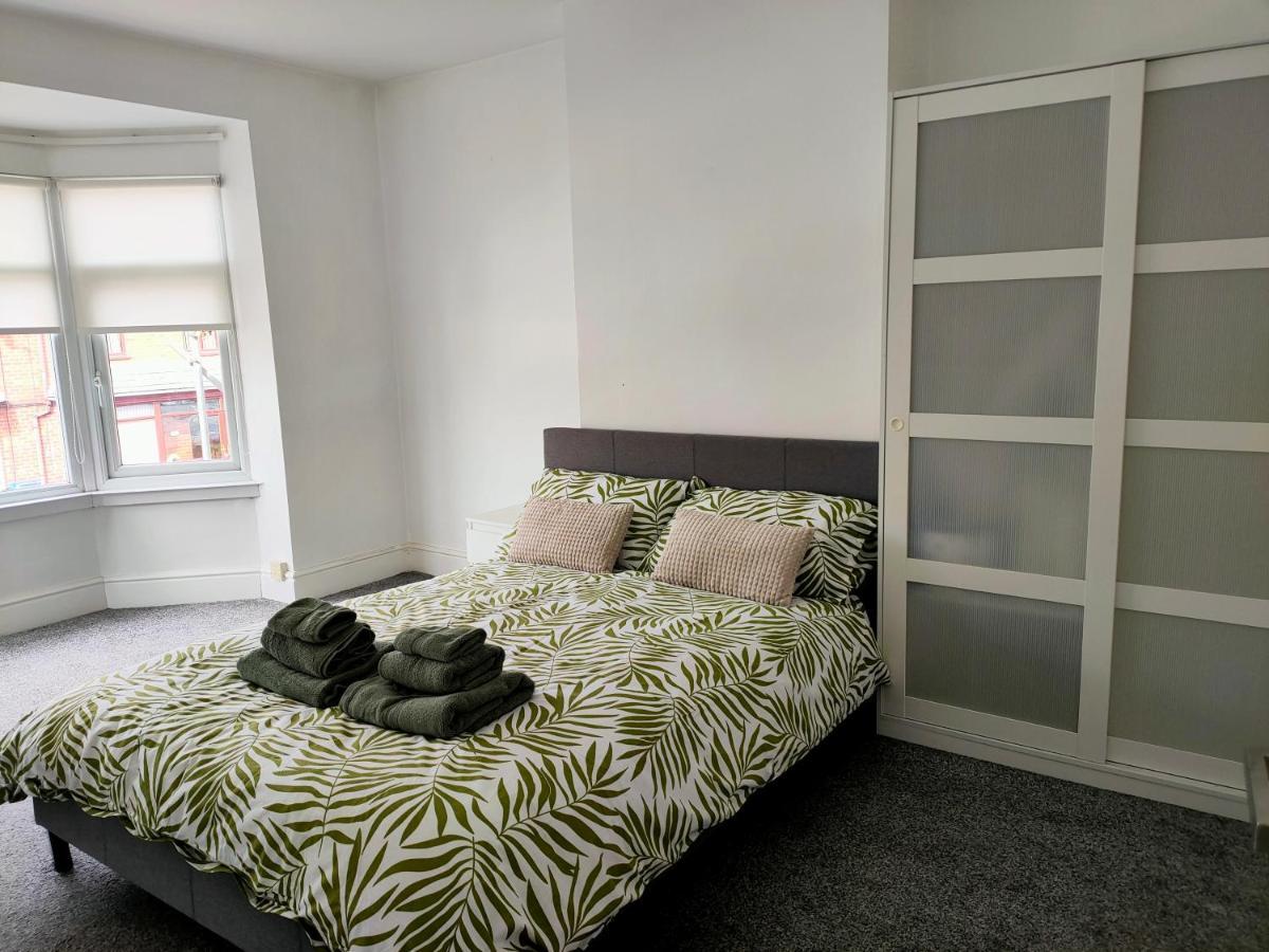 Wentworth Road Accomodation Донкастър Екстериор снимка